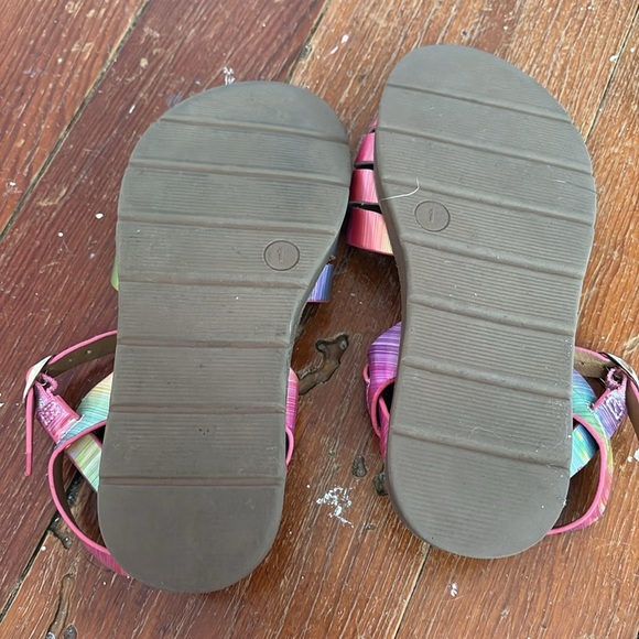 Cat & Jack Iridescent Rainbow Lillian Sandals Size 1 - Picture 3 of 3